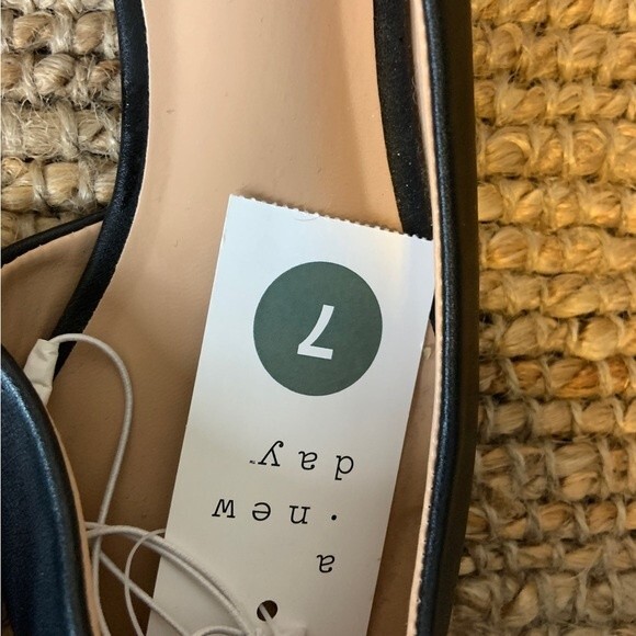 A New Day womens Shoes Flats Size 7 Black Pointed Toe Slip On - Picture 3 of 5